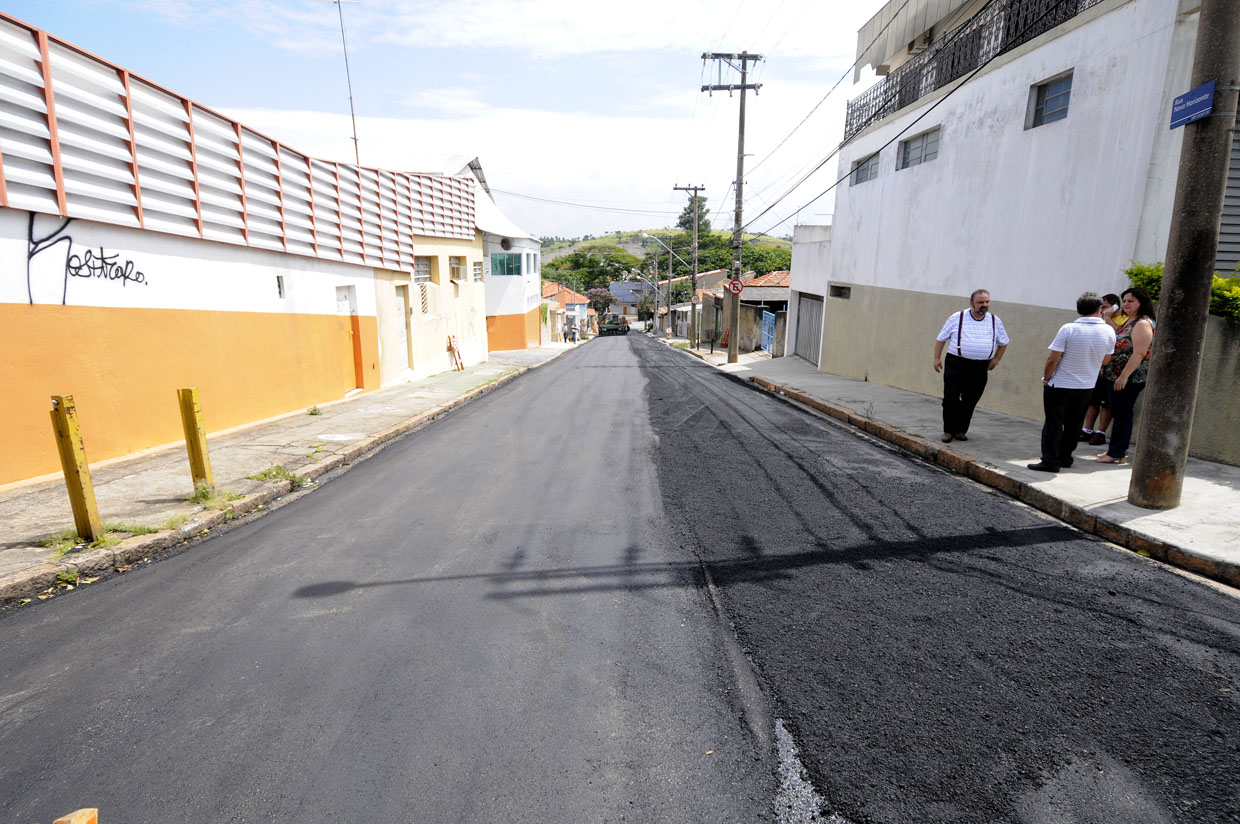 Rua Novo Horizonte foi recapeada, após reinvidicação da população