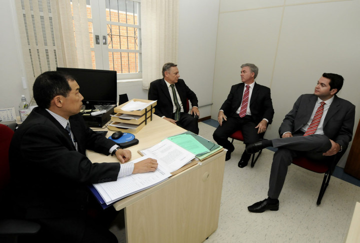 Luiz Akio com o prefeito Pedro Bigardi, Marcelo Lo Monaco e Edgar Borges
