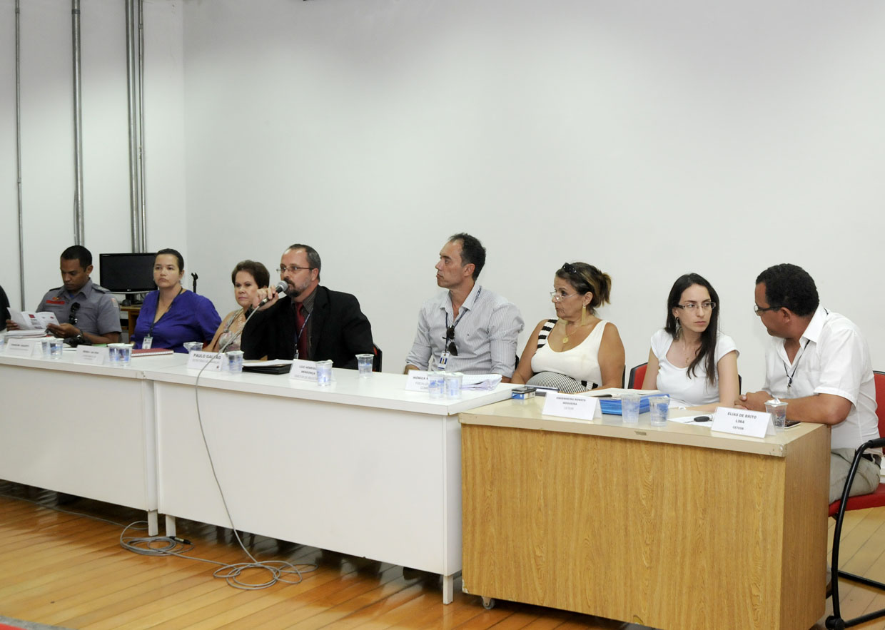 Reunião contou com secretário Paulo Galvão, representantes da Cetesb e do Corpo de Bombeiros