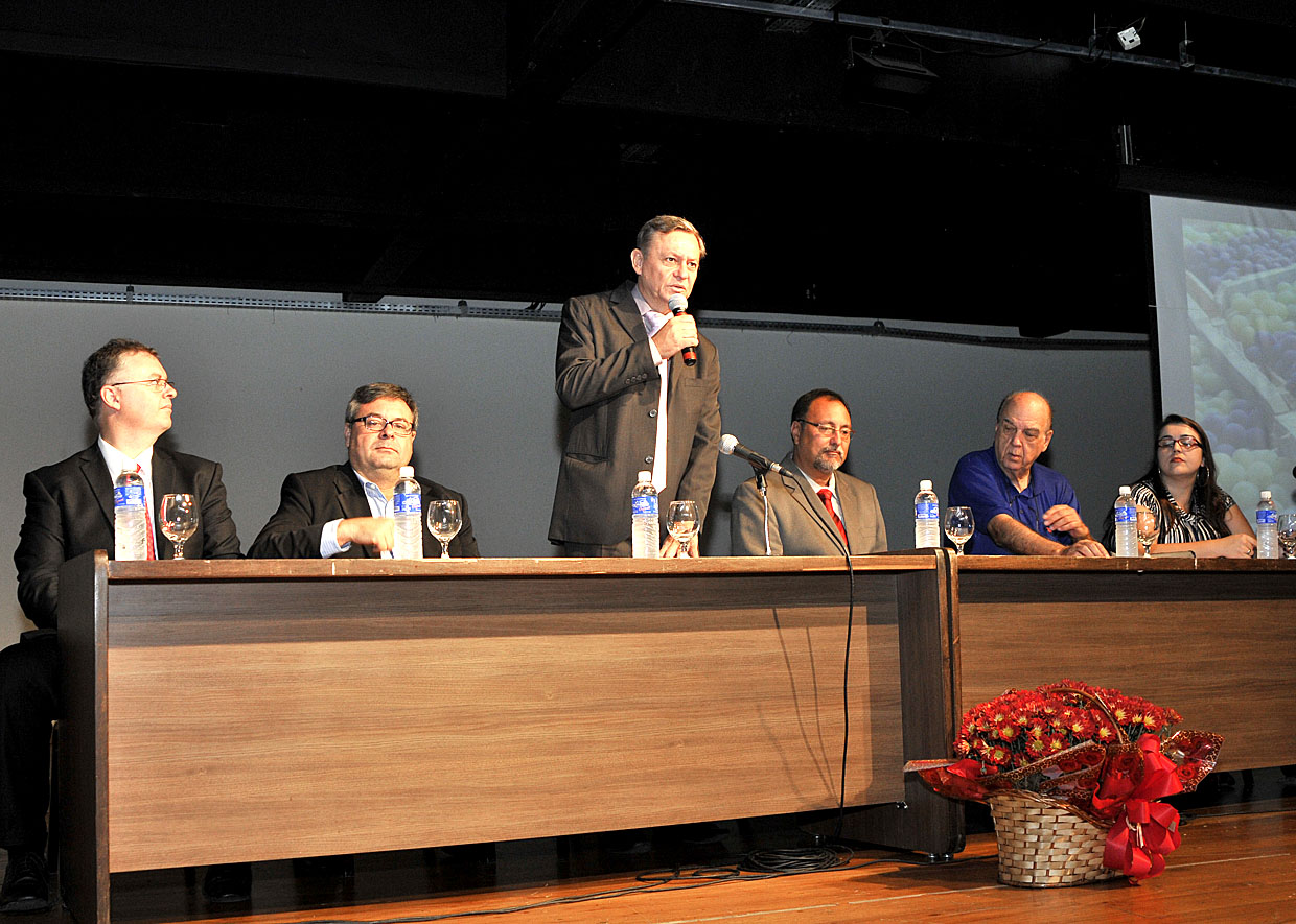 O prefeito Pedro Bigardi participou da abertura