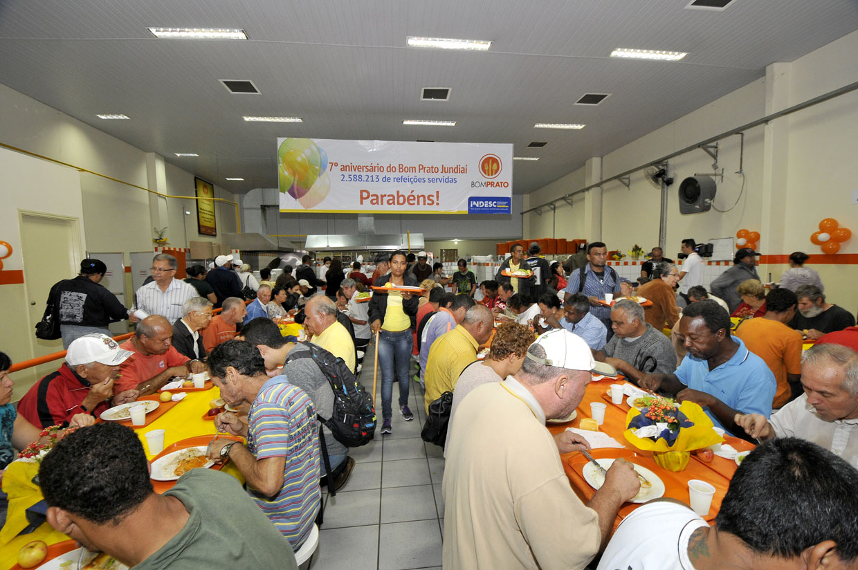 Todos os dias, 1.500 pessoas almoçam no Bom Prato