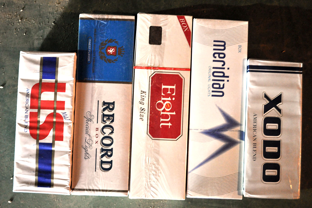Havia várias marcas de cigarros contrabandeados
