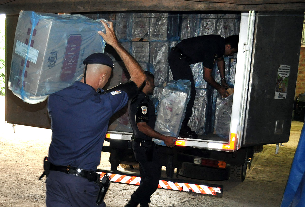 GM encaminha carga ilegal ao depósito da Policia Civil