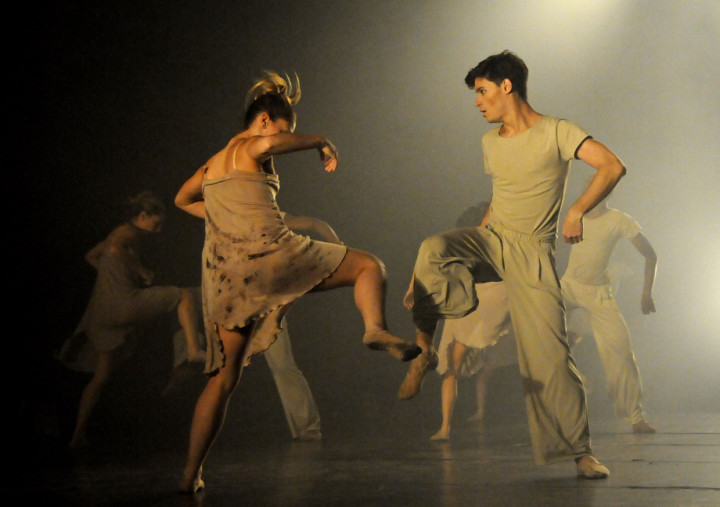 No palco, coreografias premiadas como a ousada “Além da Pele”