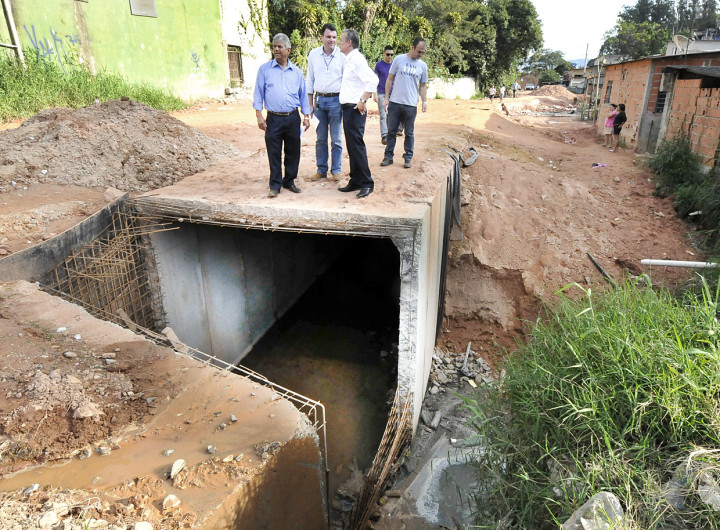 Canalização do Córrego da Vila Joana: penúltima fase quase concluída
