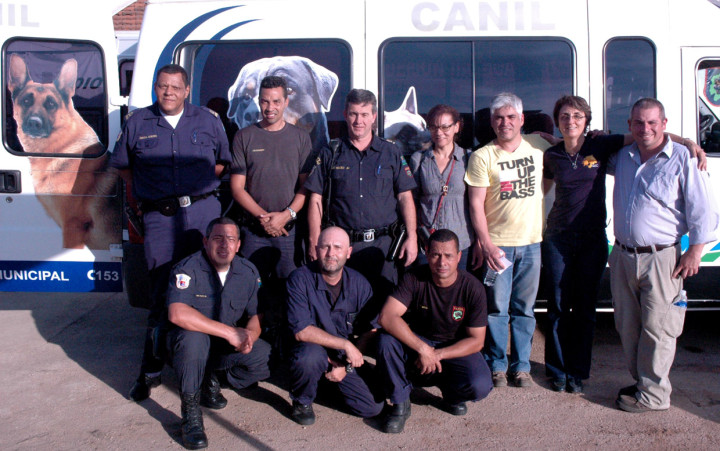 Guardas de Jundiaí e profissionais estrangeiros na sede da GM
