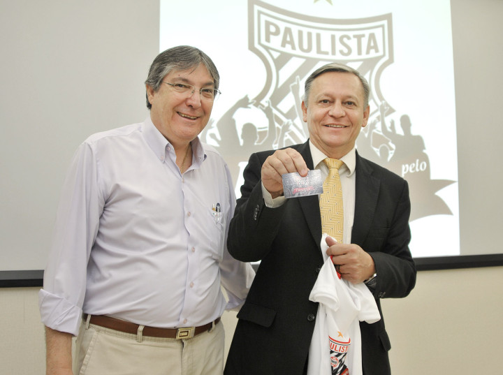 O prefeito Pedro Bigardi foi o primeiro a aderir: carteirinha na mão