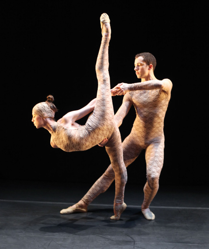 Bailarinos André Grippi e Karina, da companhia