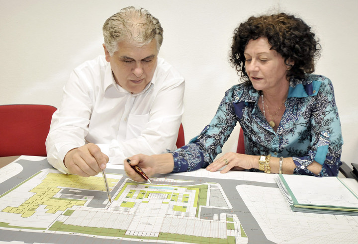 Cláudio e Márcia no projeto do hospital: detalhamento de serviços a cargo dos sete municípios