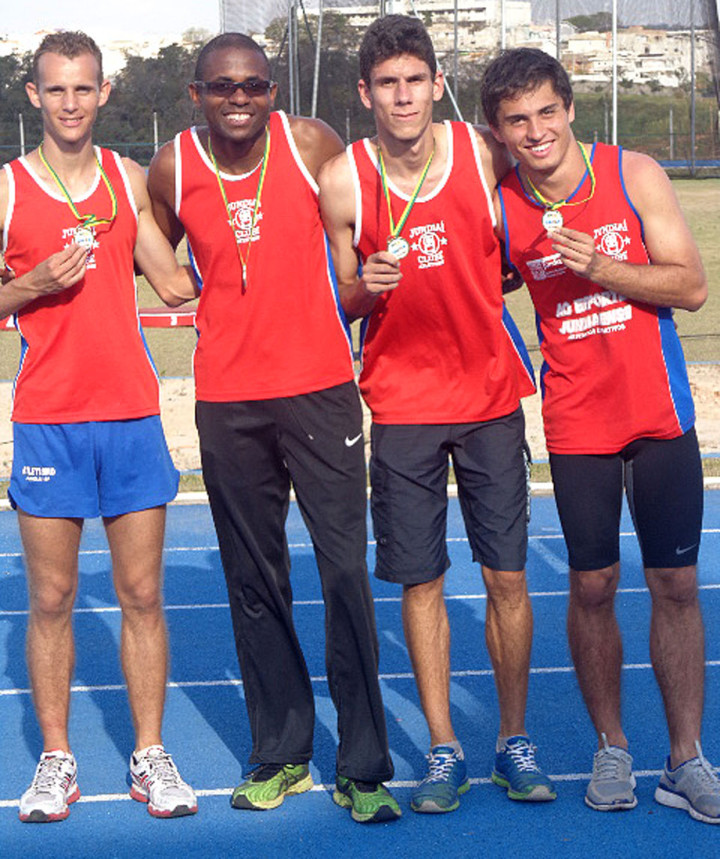 Revezamento 4×400 conquistou medalha de ouro, com Ricardo, Alex, Allan e Rafael