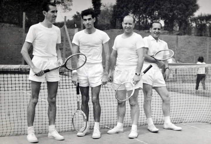 Cergoli (primeiro à direita) nos tempos de tenista