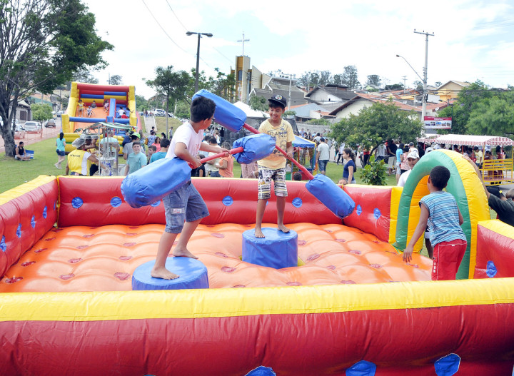 Caravana da Alegria leva atividades recreativas aos bairros