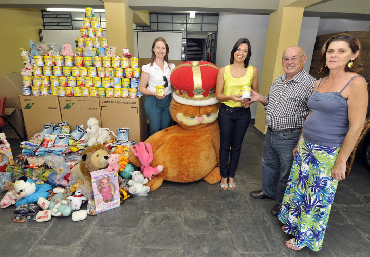 Proempi arrecadou 500 latas de leite e brinquedos para o Fundo Social