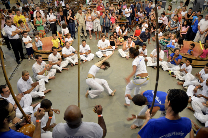 Público lotou o pavilhão para ver a apresentação do grupo de capoeira