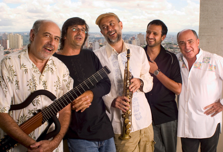 Grupo Pau Brasil acompanha a orquestra