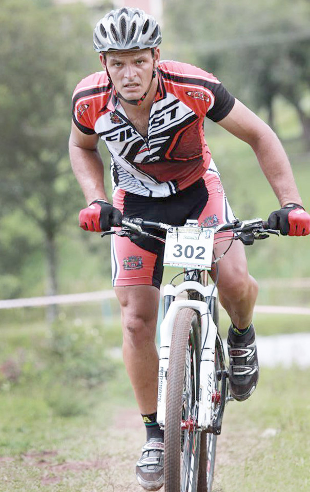 Carlos Henrique Paixão disputa competição em Araxá (MG)
