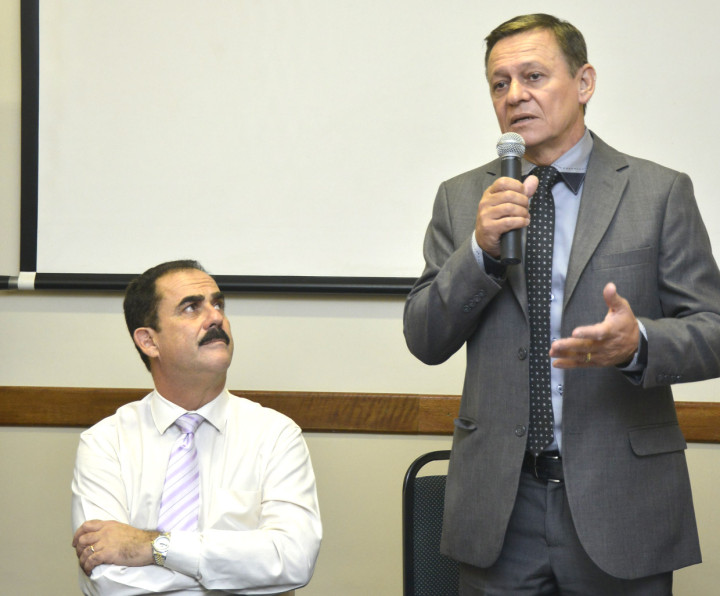 Prefeito e o superintendente Henrique Parra Parra