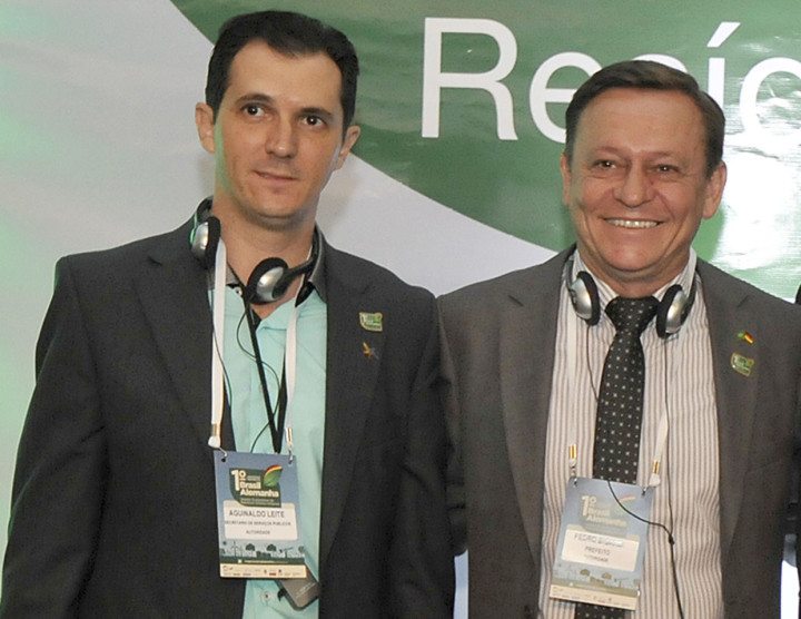 Secretário Aguinaldo Leite com o prefeito Pedro Bigardi, durante congresso internacional