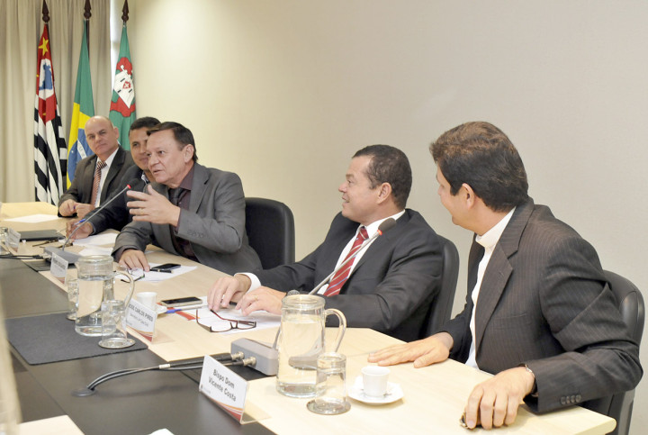 O prefeito Pedro Bigardi abriu a reunião, elogiando o trabalho do GGIM