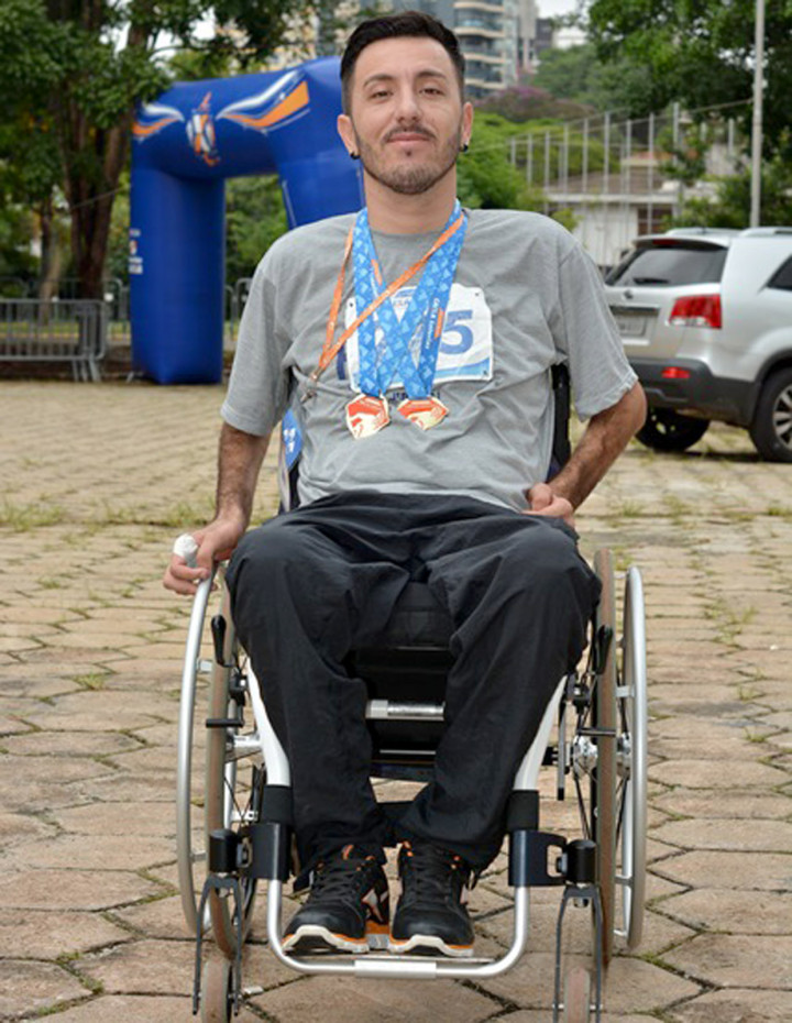 Alessandro Alexandrino conquistou dois recordes brasileiros e levou três ouros