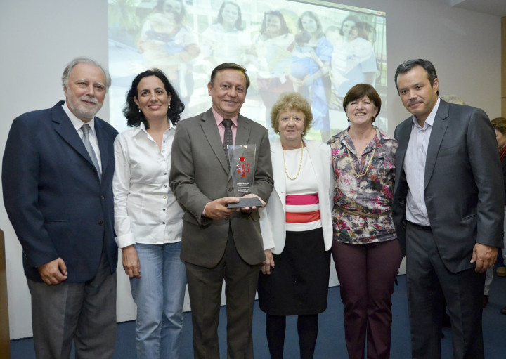 As equipes da Saúde e Semads, com o prefeito Pedro Bigardi e gestores do programa