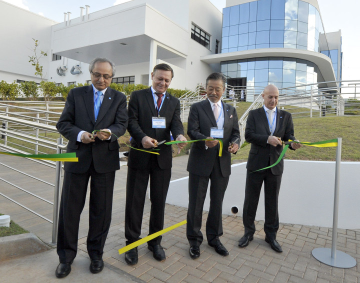 O prefeito Pedro Bigardi participou da inauguração da empresa