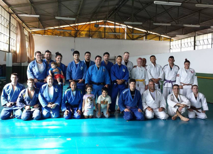 Equipe de judô treina com atleta campeã do Palmeiras