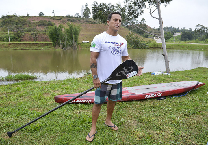 Alex é o atual recordista brasileiro e sulamericano de remada em distância em alto-mar