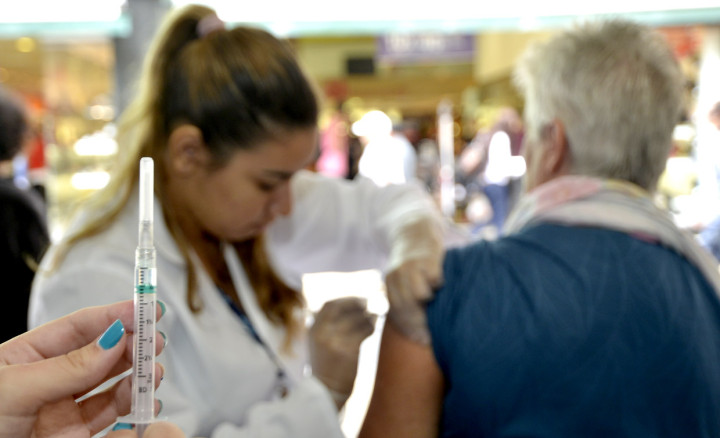 Doses da vacina estão à disposição da população