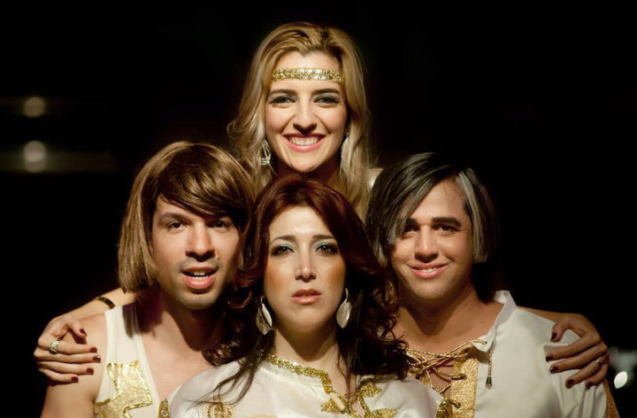 No show, músicos revivem os sucessos do ABBA
