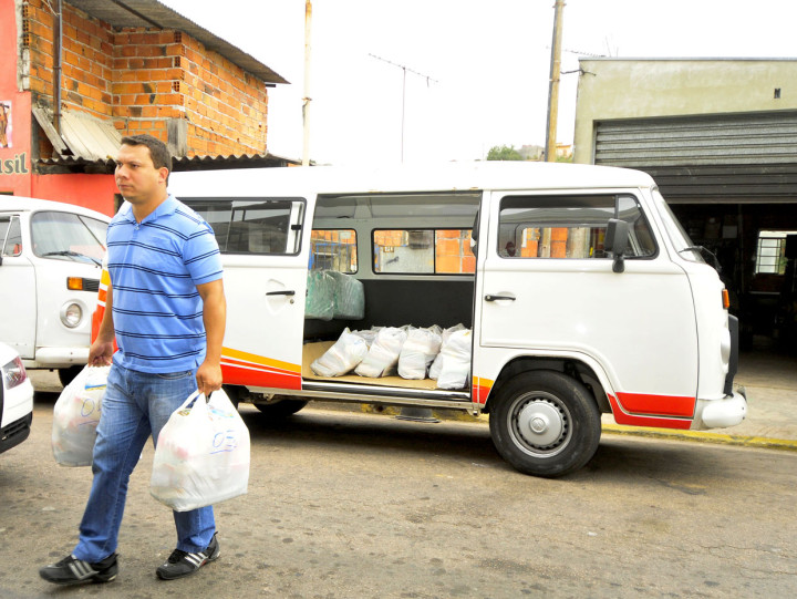 Cestas básicas e cobertores foram entregues a 20 famílias no São Camilo