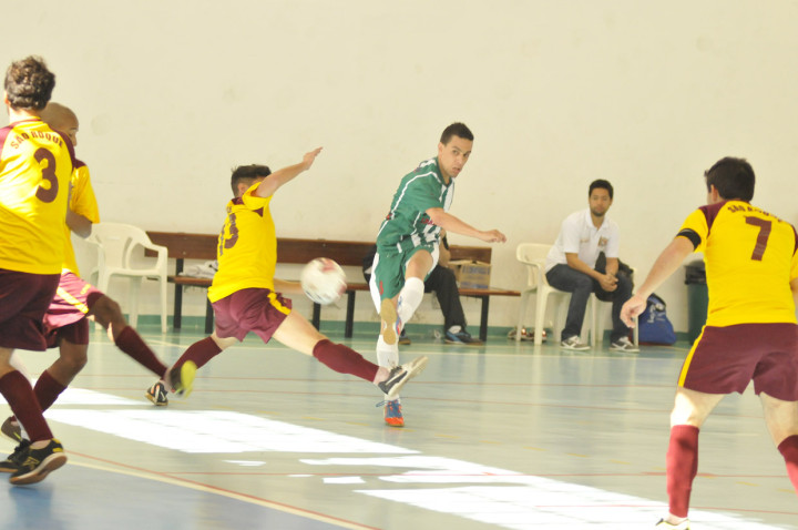 Futsal masculino começou sua trajetória com vitória