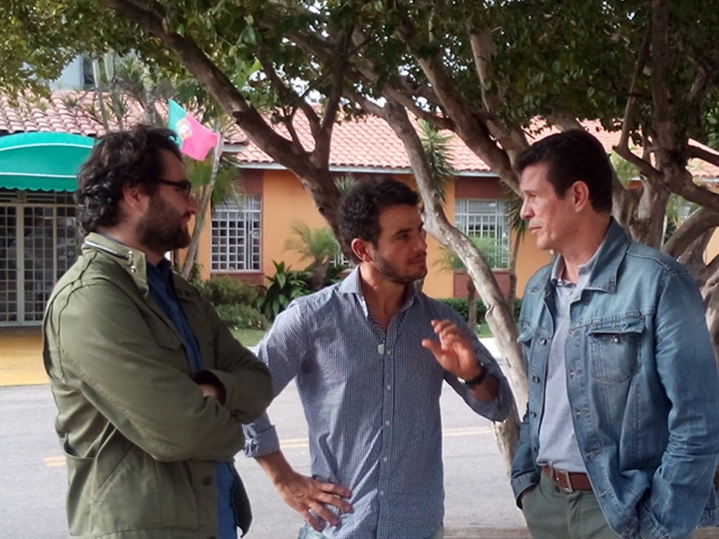Marcelo, Anderson e o secretário de Cultura Tércio Marinho em visita às locações do filme