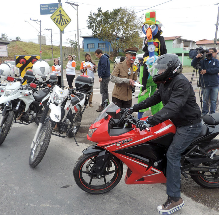 Motociclistas receberam orientação sobre segurança no trânsito