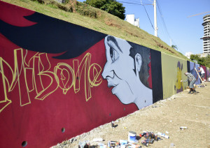 Artistas produzindo as obras de grafite: ação inédita