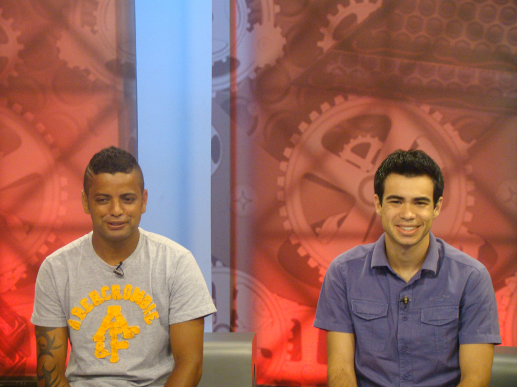 Alex Moraes, do Grêmio Marlene (de cinza), e Artur, da Ponte(de azul) estiveram no estúdios da TVE 