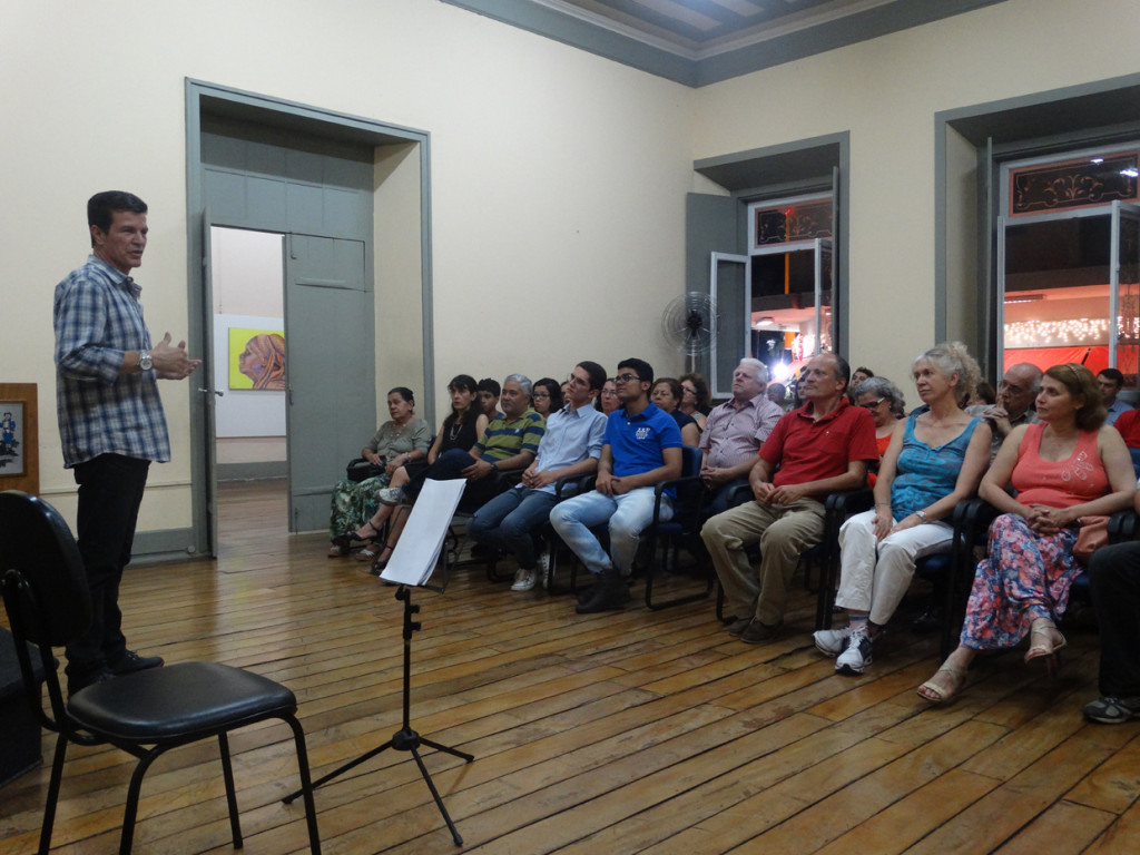 Tércio Marinho fala ao público sobre ações da Cultura