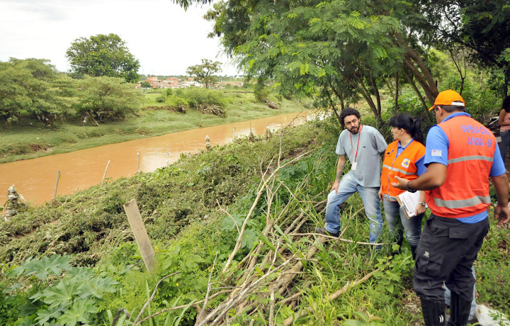 No Jardim Tulipas medidas são tomadas para melhorias no trecho do rio