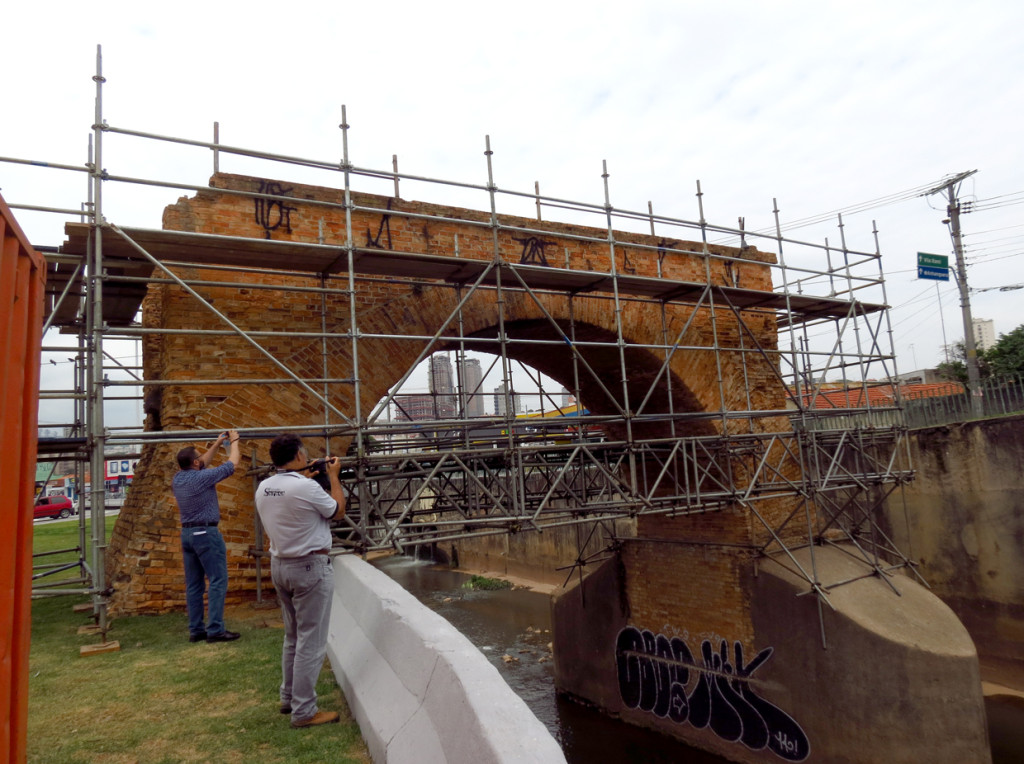 Visita ao monumento: ações sociais e técnicas vão reduzir deterioração da Ponte Torta