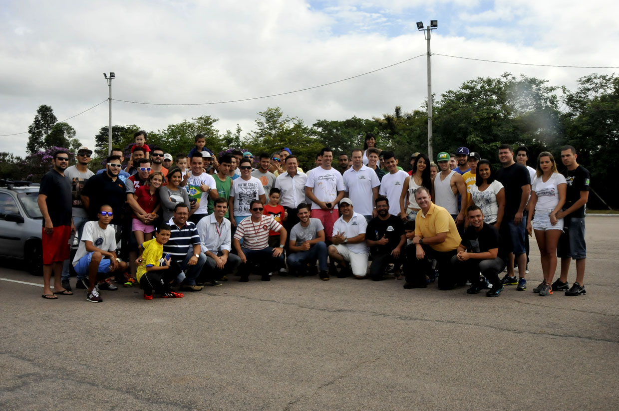 Evento de carros tunados agita domingo na Baixada Fluminense