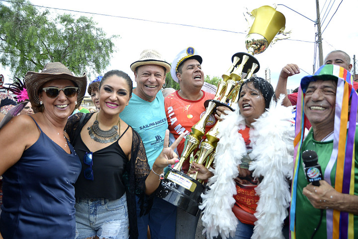Pedro Bigardi parabenizou a Unidos da Zona Leste, campeã do Carnaval 2015