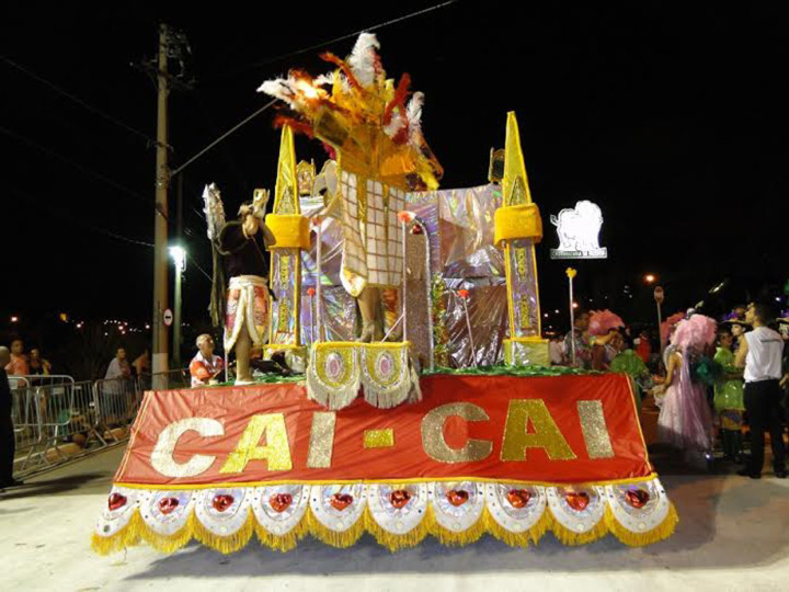 Desfile da Cai-Cai em 2014