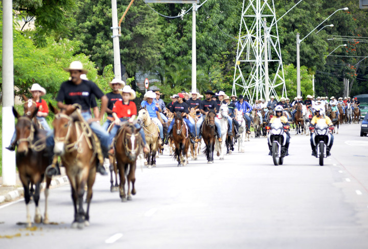 Cavalgada da Uva invade ruas de Jundiaí