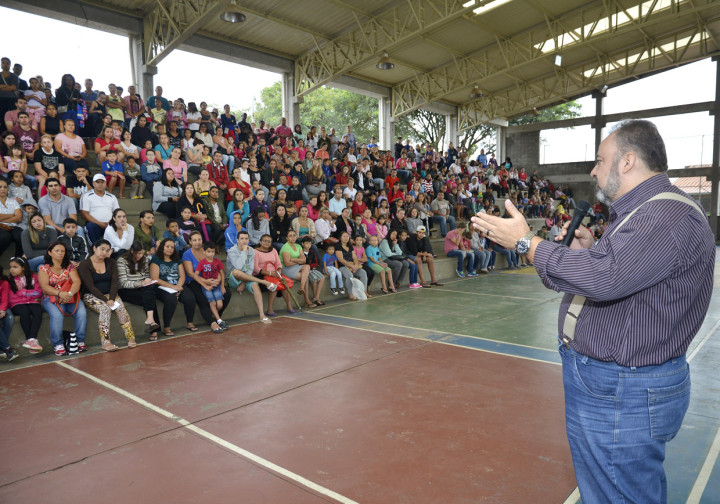 No Almerinda Chaves, secretário recepcionou cerca de 300 pais de alunos