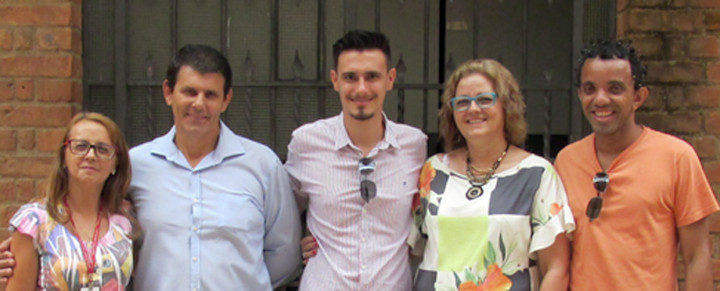 Equipe de Cordeirópolis e a diretora Maria Angélica (à esquerda) 