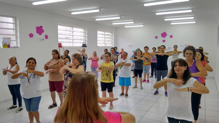 UBS Novo Horizonte promoveu aula especial de lian gong