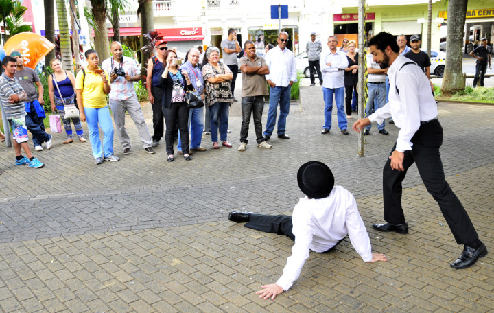 Peça encerrou o ato na praça central