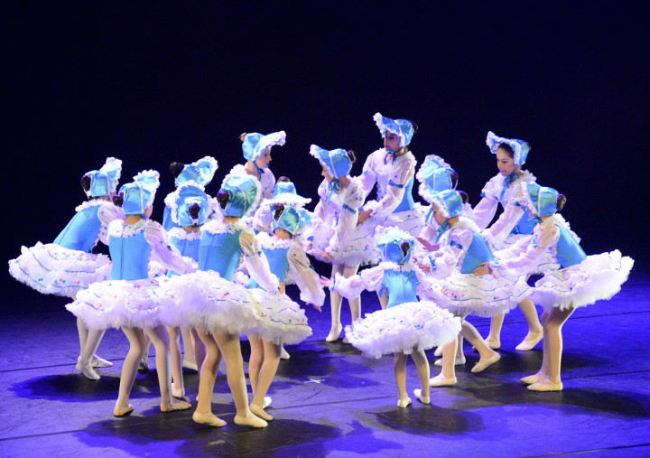 Dança toma conta do palco do Teatro Polytheama