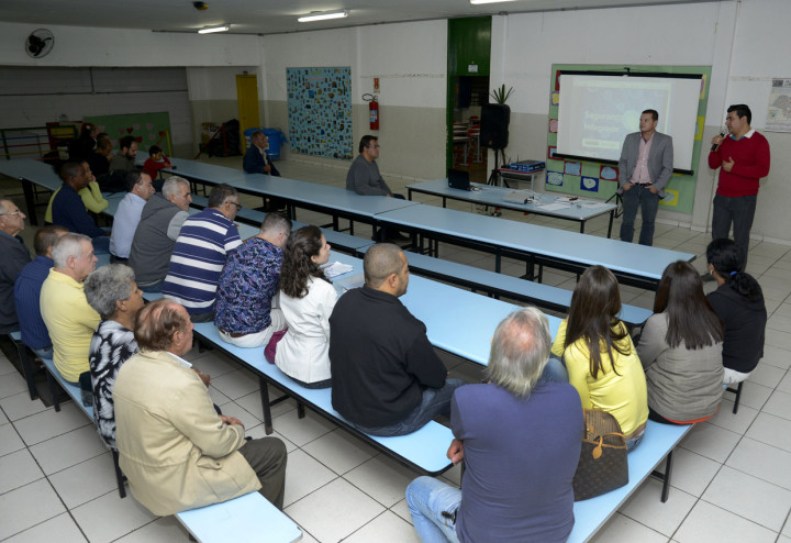 Vereador Rafael Purgato na audiência da região do Retiro