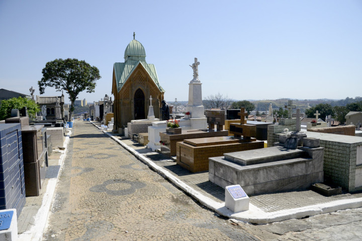 Cemitérios estão preparados para reeber visitantes